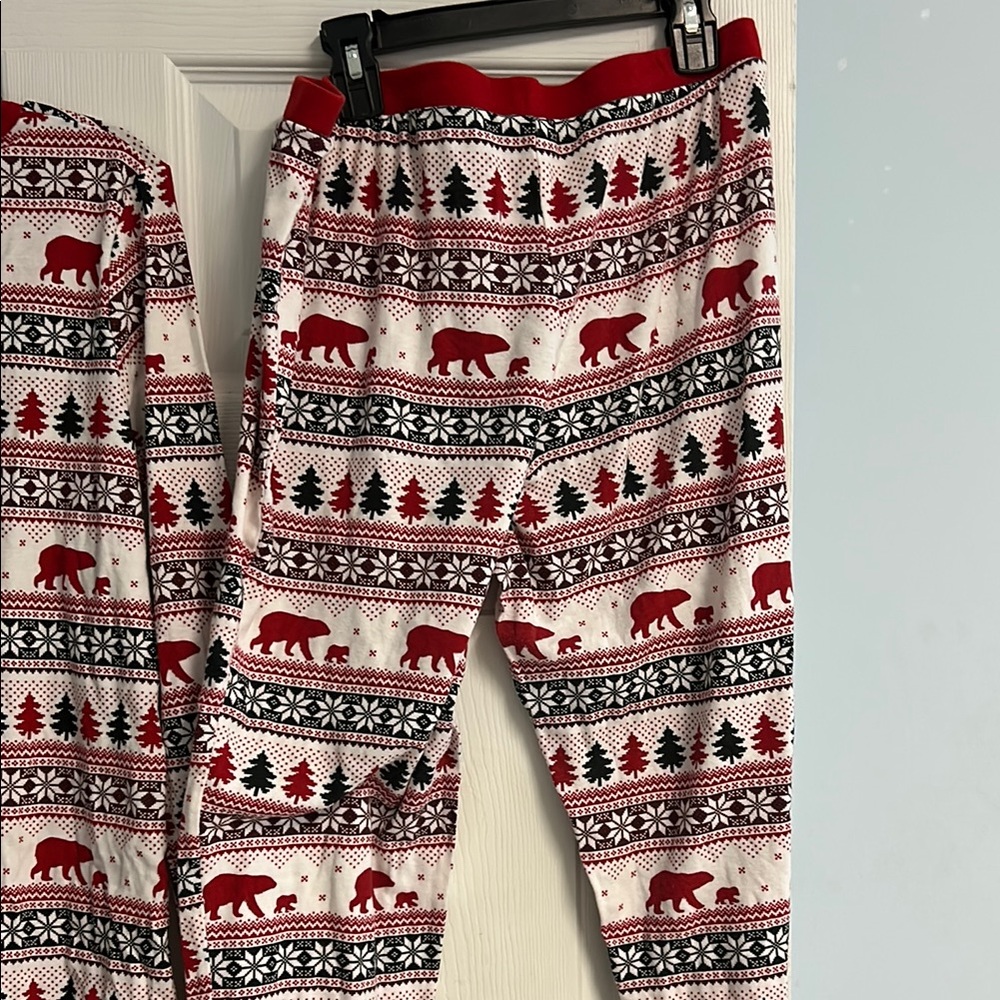 Wondershop by Target Red, Black, and White Bear Print Pajamas. - Picture 12 of 13